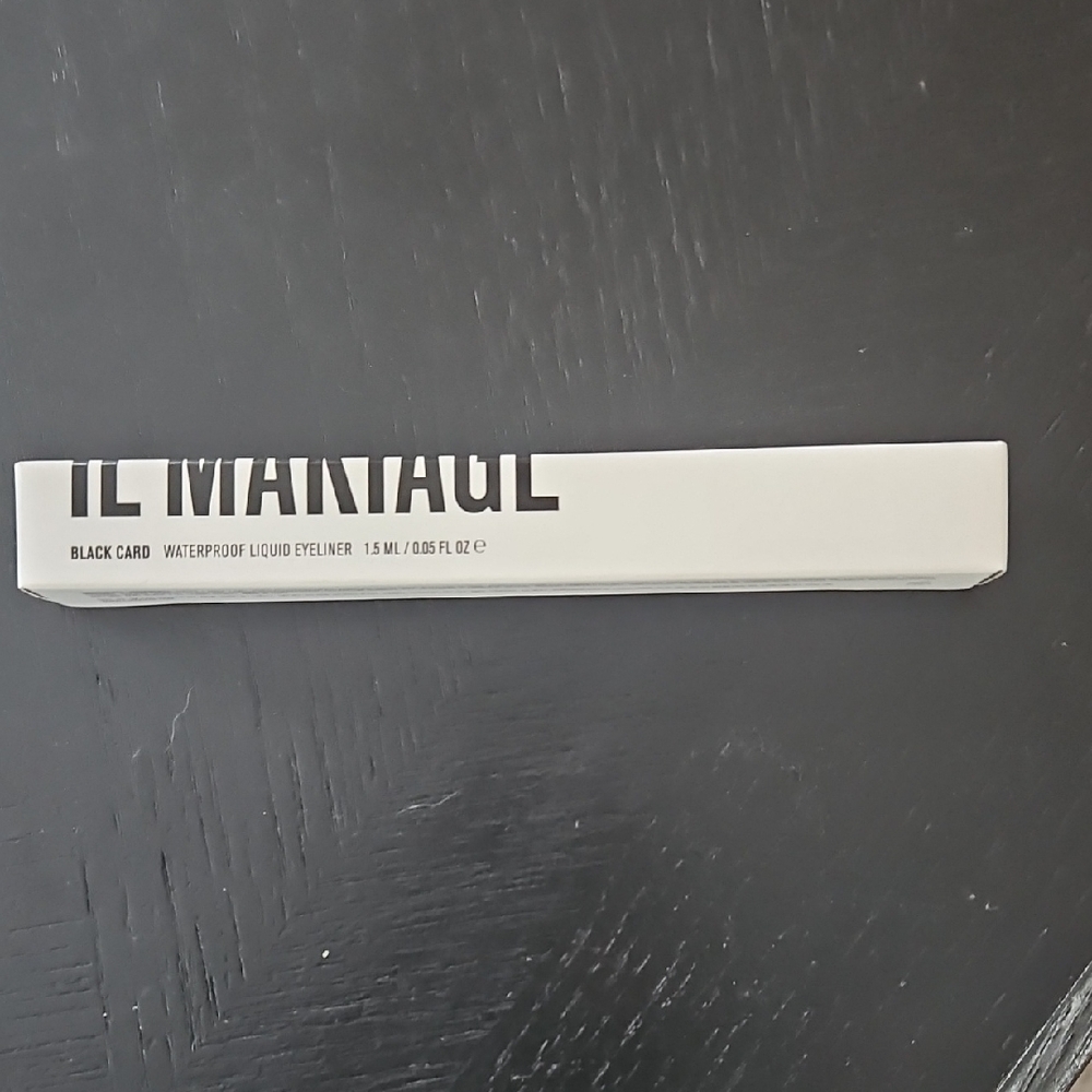 IL MAKIAGE Black Card Waterproof Liquid Eyeliner